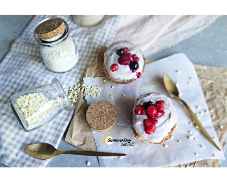 Vanilla & Berry Cupcakes With Vanilla Frosting